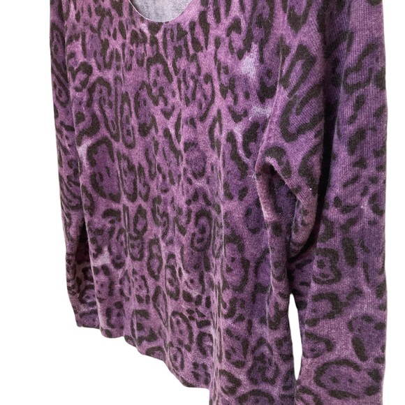 PLANET Purple Soft & Stylish Leopard Animal Print Sweater Top  (Size Medium), - Picture 7 of 11